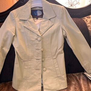 Elegant Women's Leather Jacket in Cream